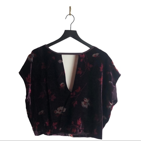 Ecote Athena Cut Out Purple Floral Velvet Top Med - Picture 3 of 3